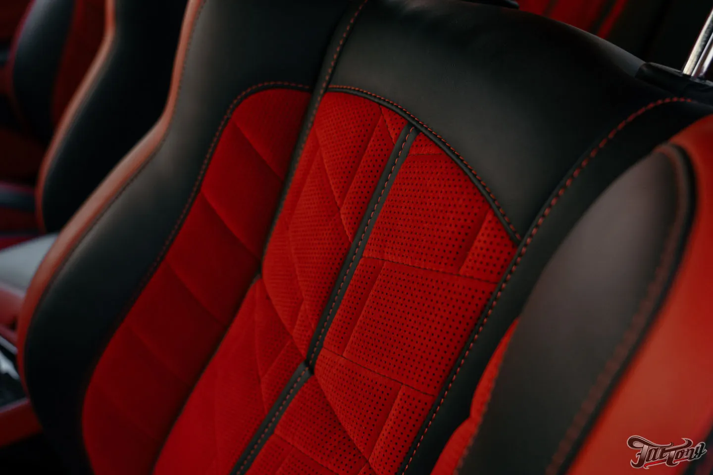 Вспомним большой проект по Dodge Challenger Hellcat?